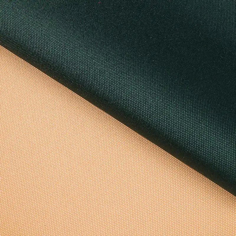 Qual è la causa delle cicatrici visibili sul rivestimento in PVC?