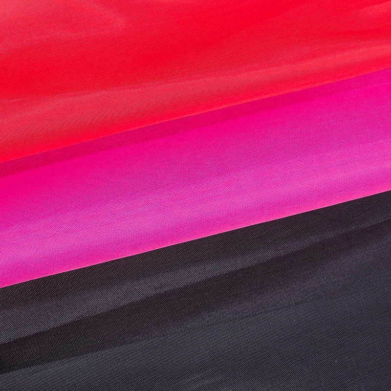 I tessuti ordinari sono difficili da essere impermeabili e traspiranti. Come può la taffeta poliestere personalizzata rompere lo stallo?